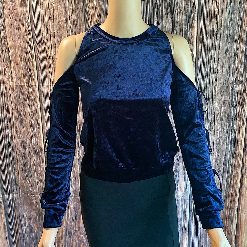 Love Fire size XS navy blue velvet velour long sleeve cut out boho blouse